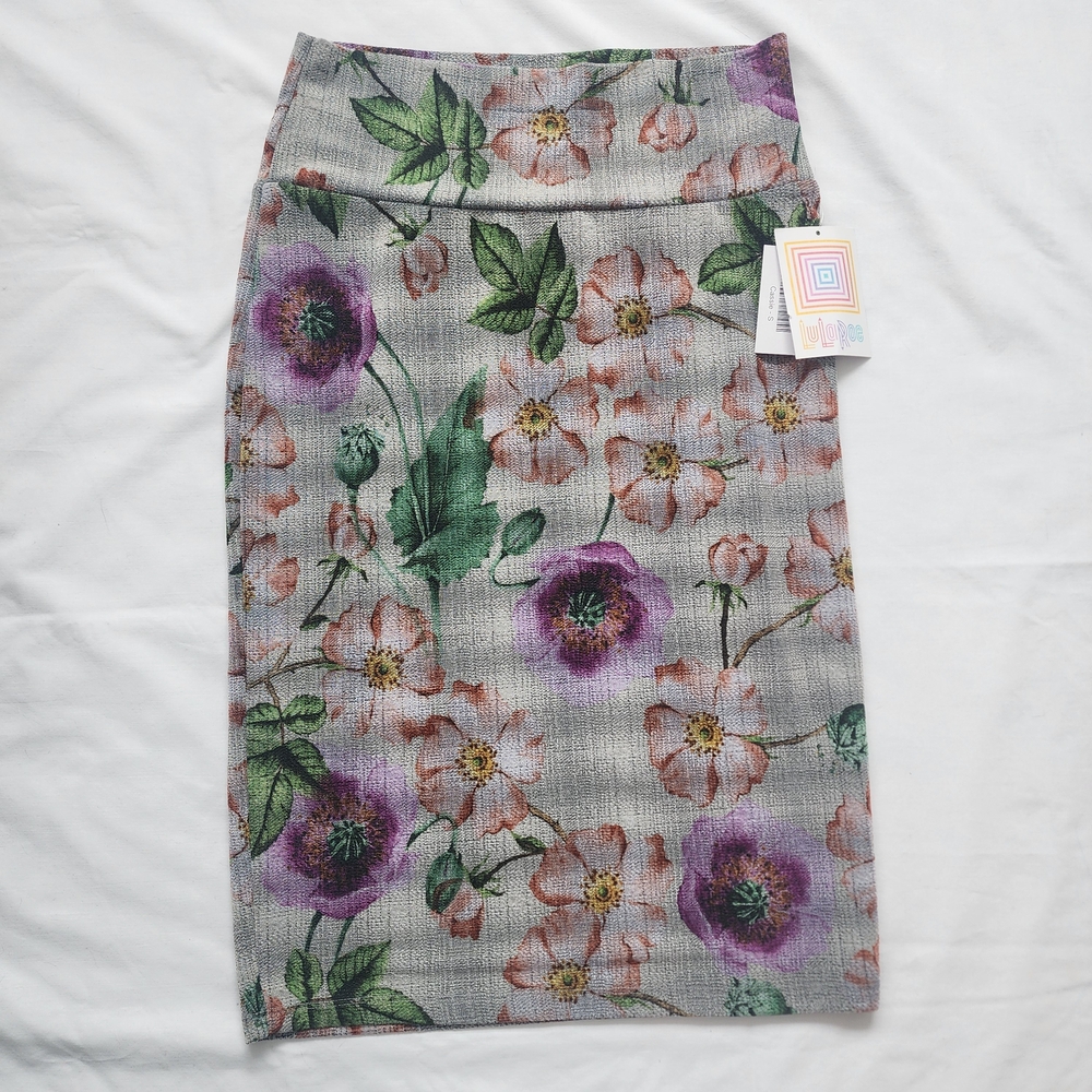 Lularoe Size S Cassie Floral Grey Pencil Skirt Fairycore Whimsical
